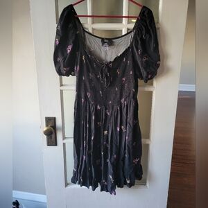 CCX Black Floral Puff Sleeve Smocked Dress With Ruffle Medium/18 Size